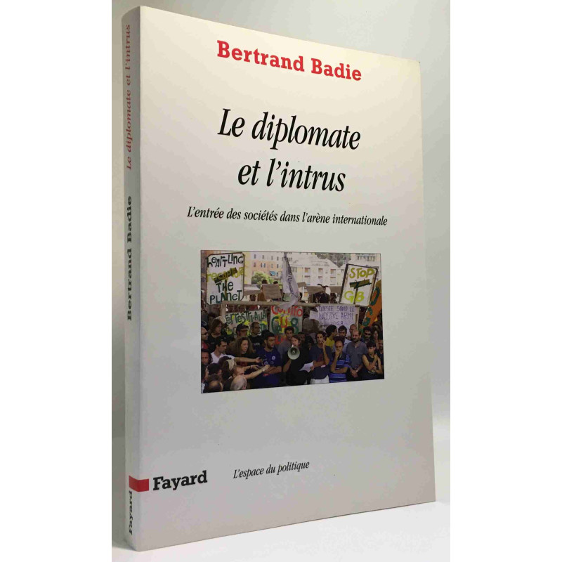 Le diplomate et l'intrus: L'entrée des sociétés dans l'arène...