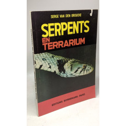 Serpents en terrarium