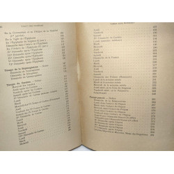 En marge du missel romain , commentaire historico-liturgique du...