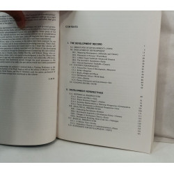 Leading Issues in Economic Development: Fourth Edition