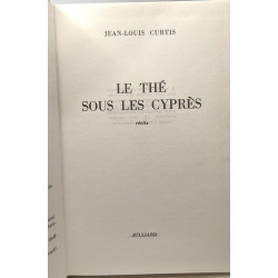 Le thé sous les cyprès