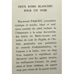 Deux roses blanches pour un noir