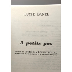 À petit pas