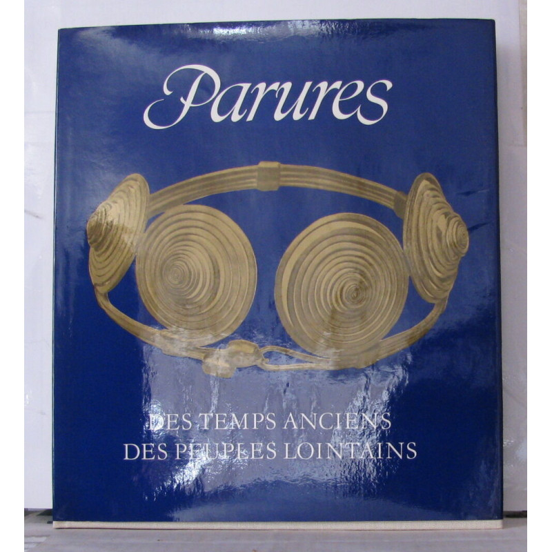 Parures des temps anciens des peuples lointains