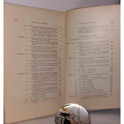 La constitution des cinq pouvoirs Théorie - Application . Étude...