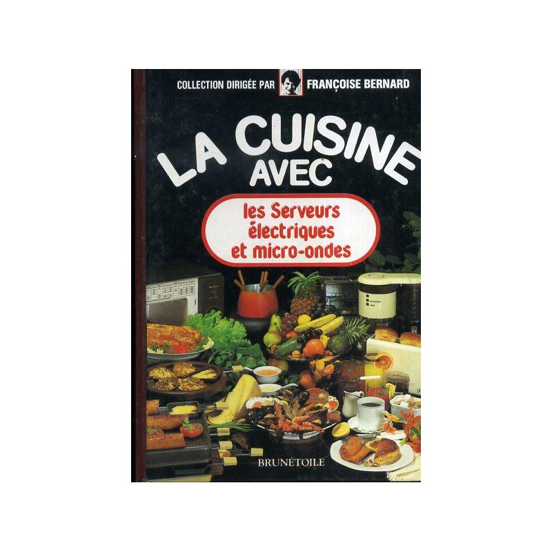 La cuisine avec les serveurs électriques et micro-ondes