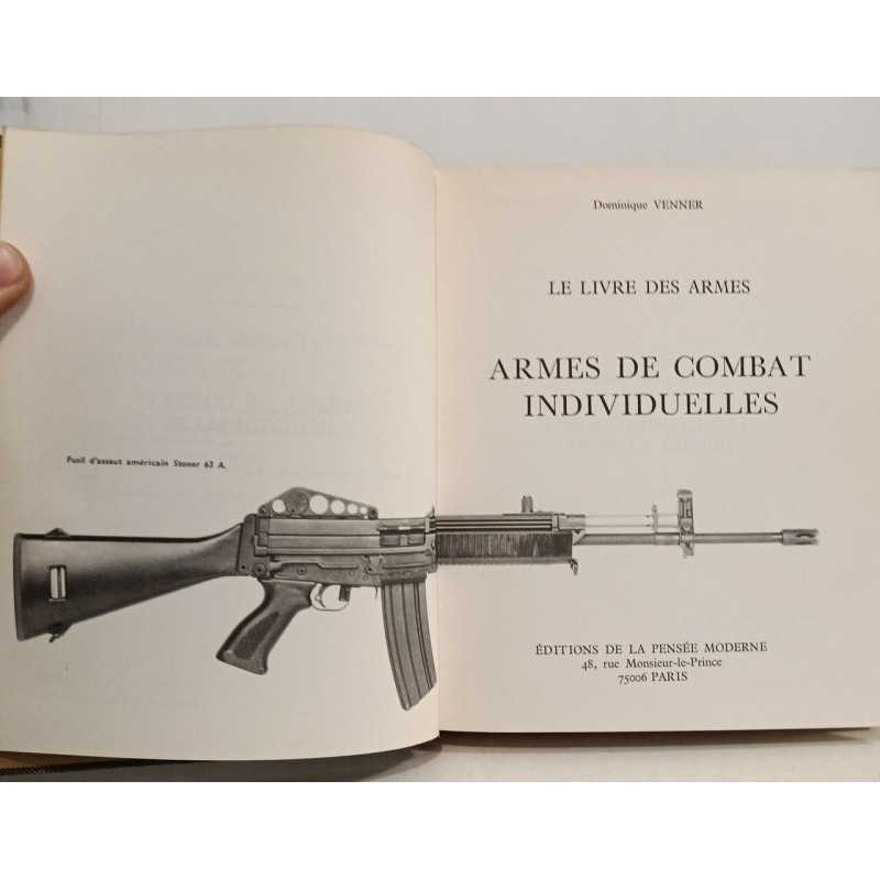 Le livre des armes: Armes de combat individuelles - TOME TROIS