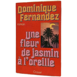 Une fleur de jasmin à l'oreille