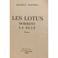 Les lotus dorment la nuit